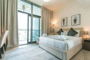Gorgeous Apt Studio with balcony in Business Bay